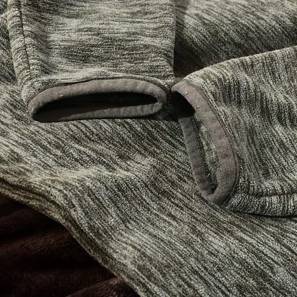 Under Armoir Teal quarter zip for boys - Picture 3 of 3